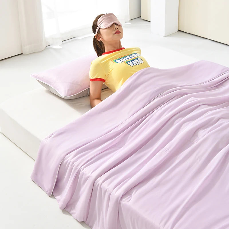 CoolSleep™ Ice Silk Cooling Blanket